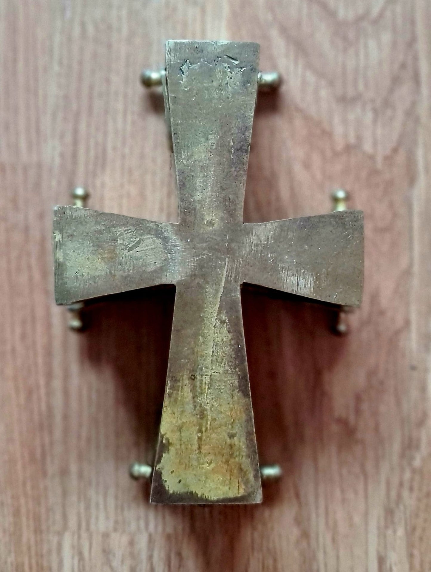 Cruce relicvariu pentru moaște